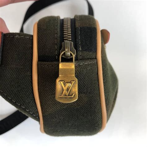 lv supreme belt bag